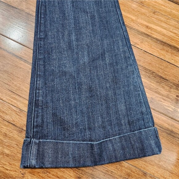 Old Navy Ultra Blue Mid Rise Flared Ankle Cuffed Hem Denim Jeans Size 6 Regular - Picture 5 of 11